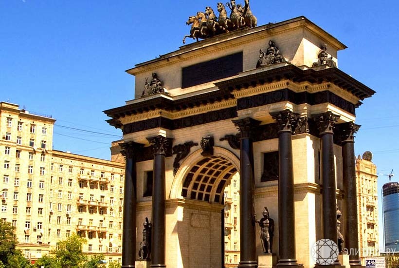 Почему Триумфальная площадь самое магическое место в Москве, и сколько стоит тут квартира